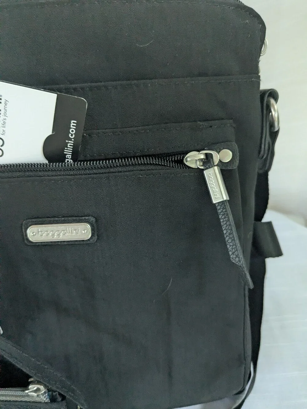 Baggallini Black Crossbody Messenger with Matching Wristlet Nwt